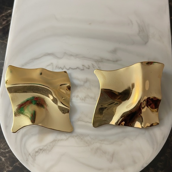 Club London Gold Abstract Square Earrings - Picture 5 of 8